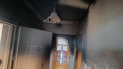 Hatay’ın Kırıkhan ilçesinde bir apartman dairesinde çıkan yangın, çevre sakinlerinde
