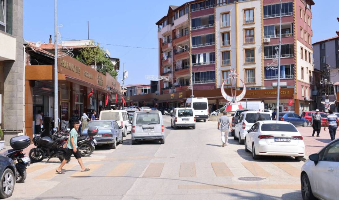 Hatay Büyükşehir Belediyesi’nin Yayladağı’nda hayata geçirdiği Atatürk Caddesi Çarşı Güzelleştirme
