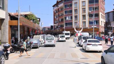 Hatay Büyükşehir Belediyesi’nin Yayladağı’nda hayata geçirdiği Atatürk Caddesi Çarşı Güzelleştirme