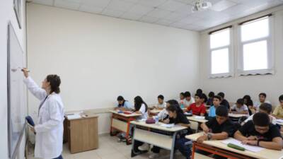 Hatay Büyükşehir Belediyesi (HBB), eğitimde fırsat eşitliğini güçlendirmek amacıyla başlattığı