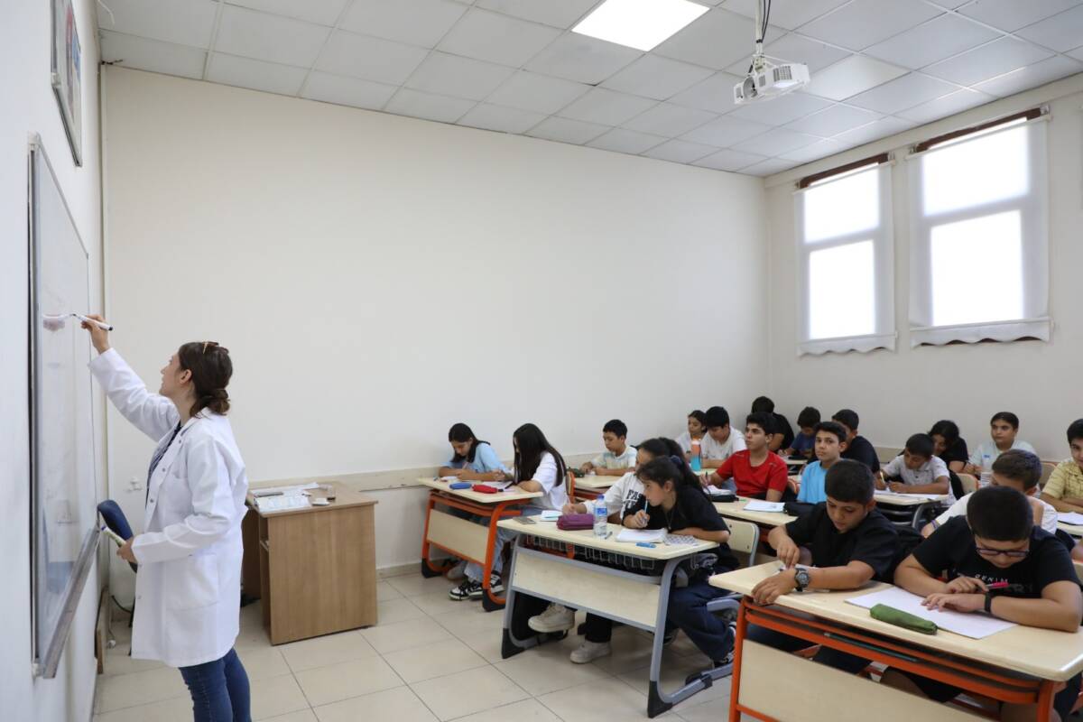 Hatay Büyükşehir Belediyesi (HBB), eğitimde fırsat eşitliğini güçlendirmek amacıyla başlattığı