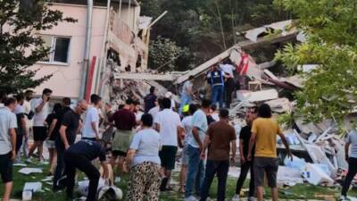 Akşam saatlerinde Balıkesir’in Sındırgı ilçesinde 6.1 büyüklüğünde bir deprem meydana