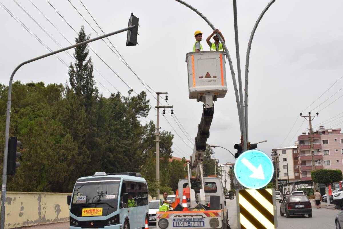 Hatay Büyükşehir Belediyesi (HBB), Dörtyol ilçesinin merkezinde artan araç ve