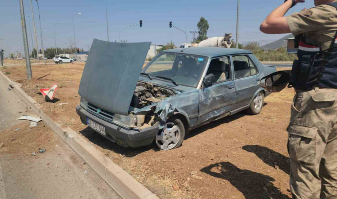 Hatay’ın Hassa ilçesinde meydana gelen trafik kazasında Tofaş marka otomobil