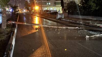 Hatay’ın Dörtyol ilçesinde meydana gelen kazada, kontrolden çıkan bir çekici