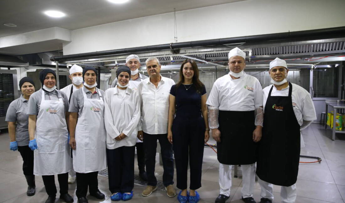Kahramanmaraş merkezli depremlerden en çok etkilenen illerden Hatay’da bir kadın