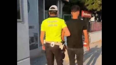 Hatay’ın Arsuz ilçesinde, bir düğün konvoyu sırasında kırmızı ışık ihlali