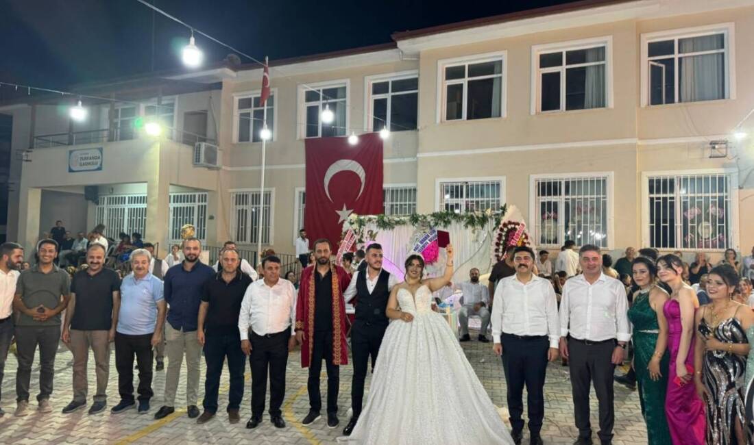 Yayladağı’nda Turfanda Mahallesi Muhtarı Hasan Ay’ın oğlu Mehmet Ay ile