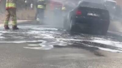 Hatay’ın Altınözü ilçesi Çetenli Mahallesi’nde seyir halindeyken motor kısmından çıkan