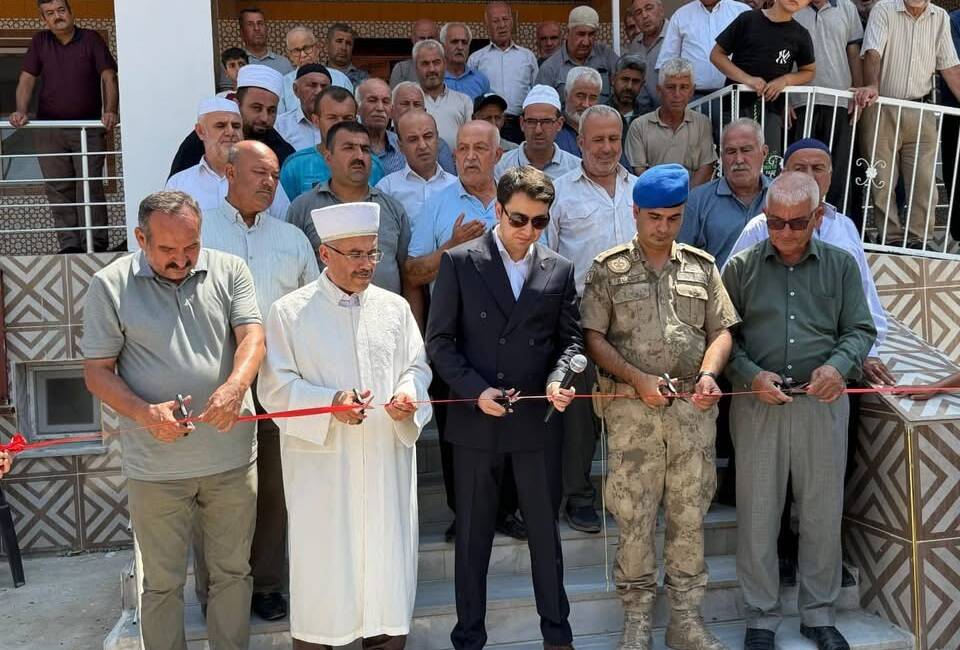 Depremde Yıkılan Camii Dualarla Hizmete Girdi Hatay’ın Hassa ilçesine bağlı Yolçatı Mahallesi’nde, 6 Şubat