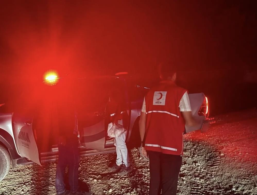 &nbsp; Hatay’ın Yayladağı ilçesinde çıkan orman yangınıyla mücadele eden ekipler,