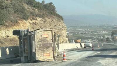 Hatay’ın Altınözü – Antakya yolu Narlıca mevkinde gece saatlerinde hafriyat