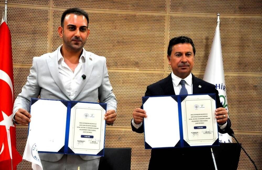 Muğla Büyükşehir Belediye Başkanı Ahmet Aras, Bodrum Belediye Başkanlığı döneminde