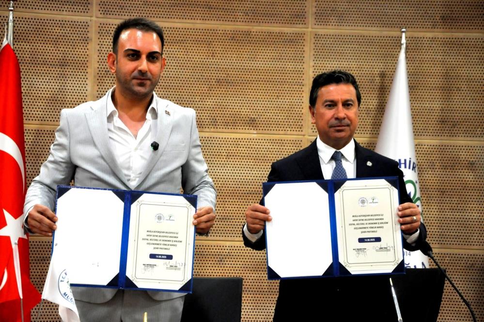 Muğla Büyükşehir Belediye Başkanı Ahmet Aras, Bodrum Belediye Başkanlığı döneminde