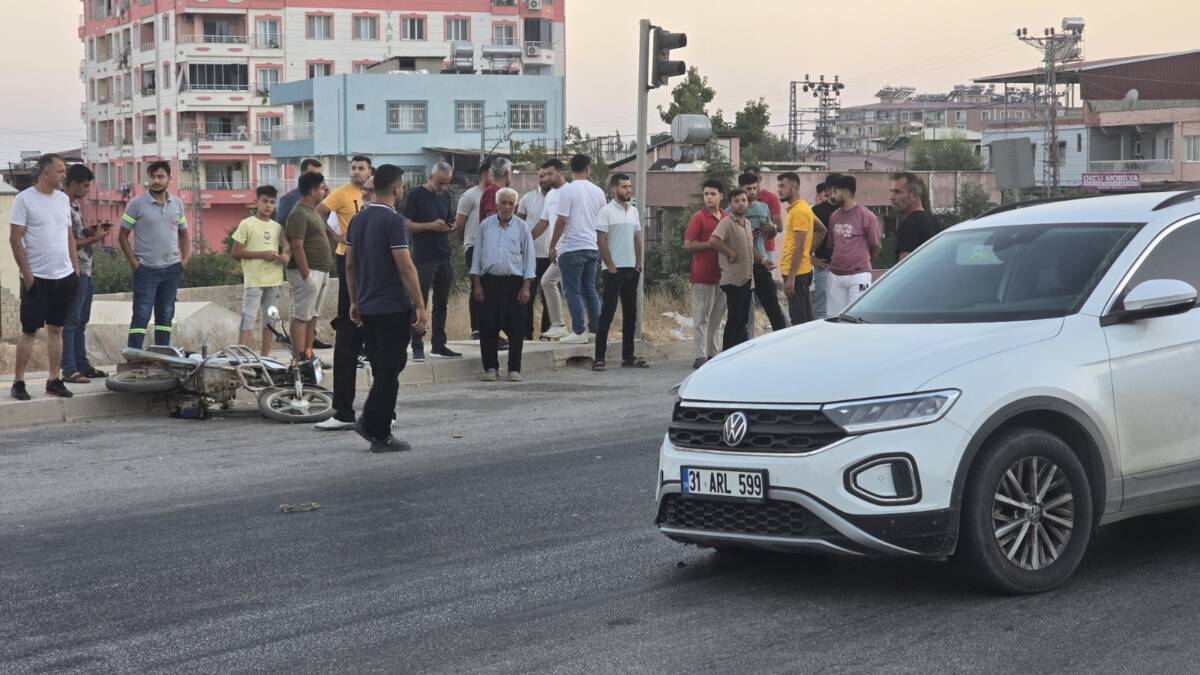 Hatay’ın Hassa ilçesinde meydana gelen trafik kazasında motosiklet sürücüsü hayatını