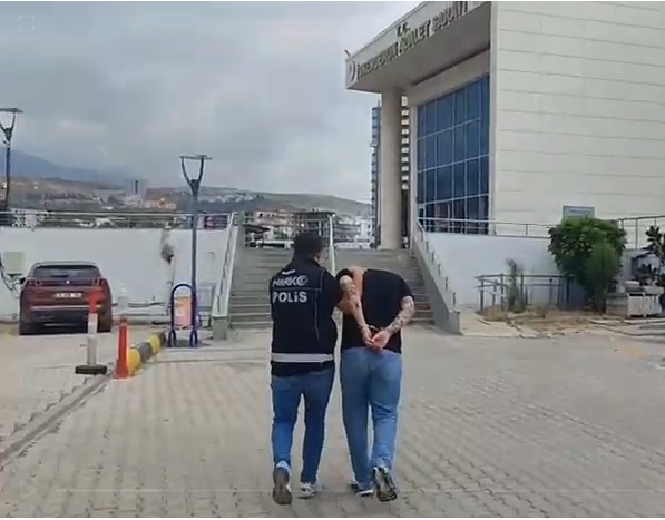 Hatay Emniyet Müdürlüğü ekipleri, haklarında yakalama kararı bulunan şahıslara yönelik