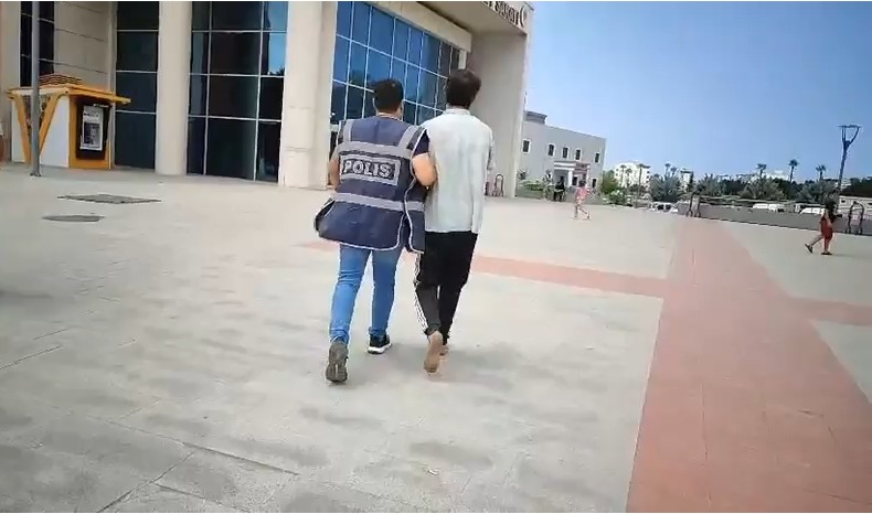 Hatay Emniyet Müdürlüğü ekiplerinin, aranan şahısların yakalanmasına yönelik sürdürdüğü çalışmalar