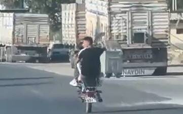   Hatay’ın Kırıkhan ilçesinde, trafikte tehlike oluşturan bir motosiklet sürücüsü,