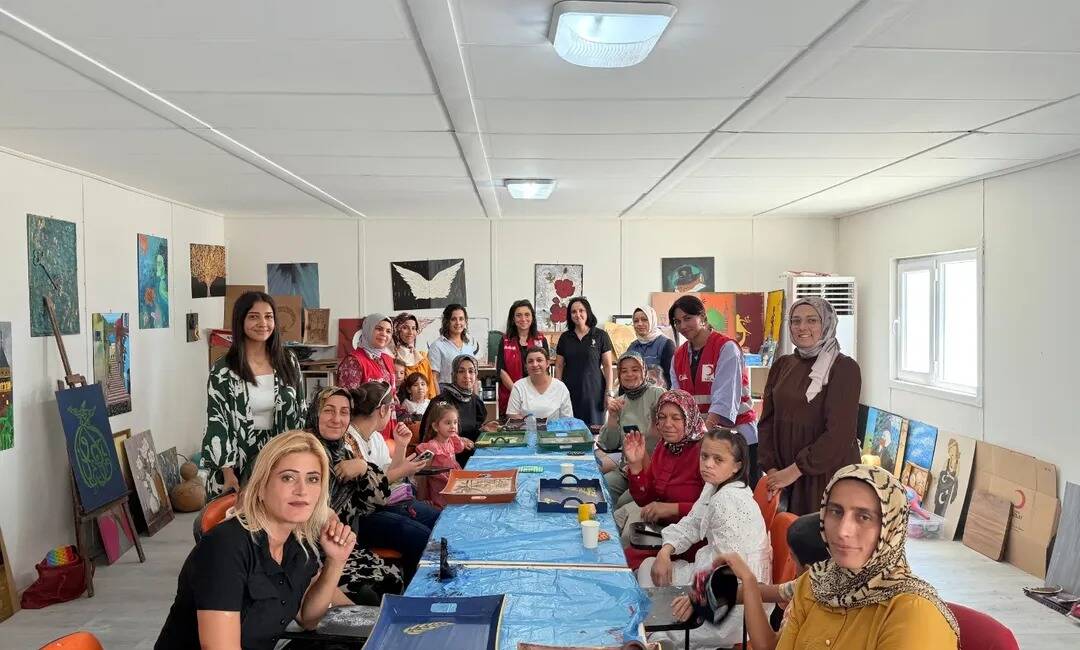 Kızılay Hatay, “Hayalimdeki Dünya” Projesiyle Tebessüm Dağıttı Engelsiz Kızılay Hatay, “Hayalimdeki Dünya” projesi kapsamında düzenlediği boyama