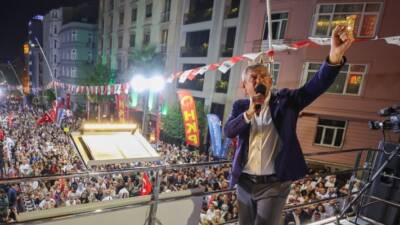   CHP Genel Başkanı Özgür Özel, Beyoğlu’nda yaptığı konuşmada İstanbul