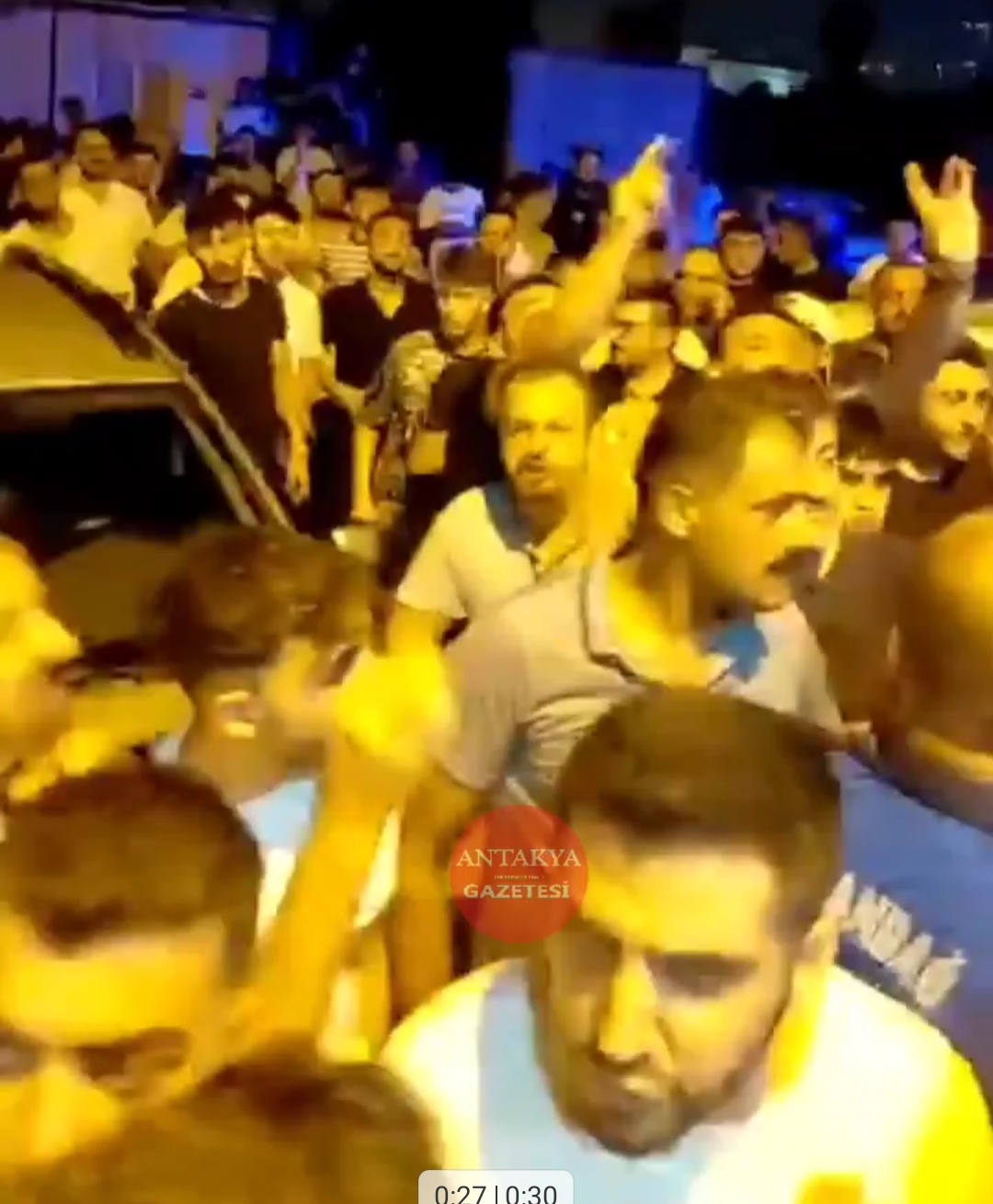 Samandağ’da, TOKİ işçileri ile yerel halk arasında çıkan tartışma, bıçaklı