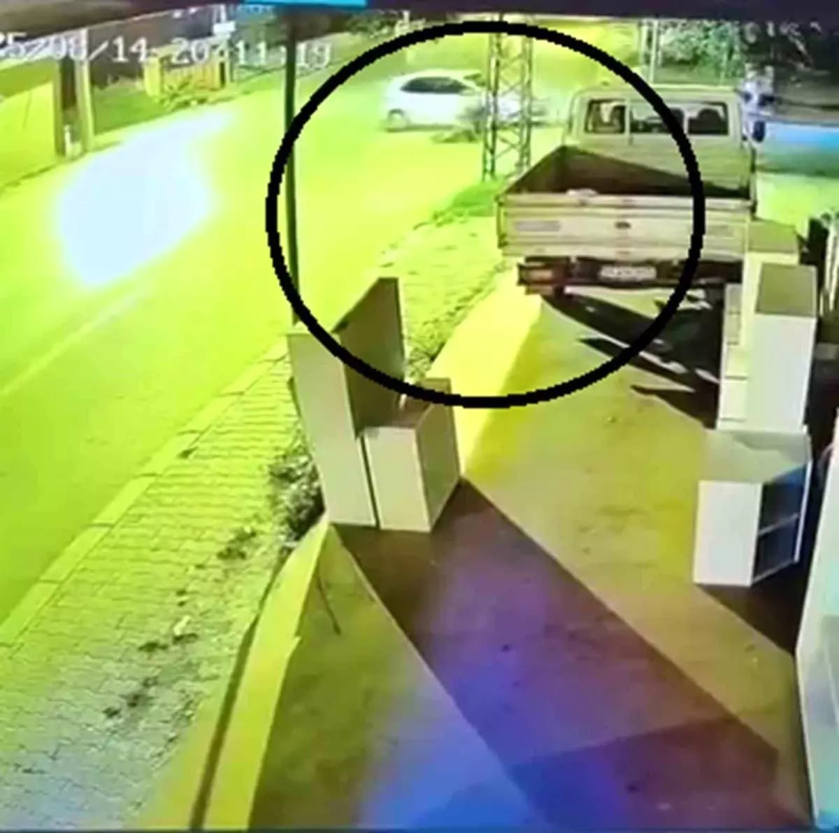 Hatay’ın Dörtyol ilçesinde meydana gelen trafik kazasında, motosikletin otomobile çarpmasıyla