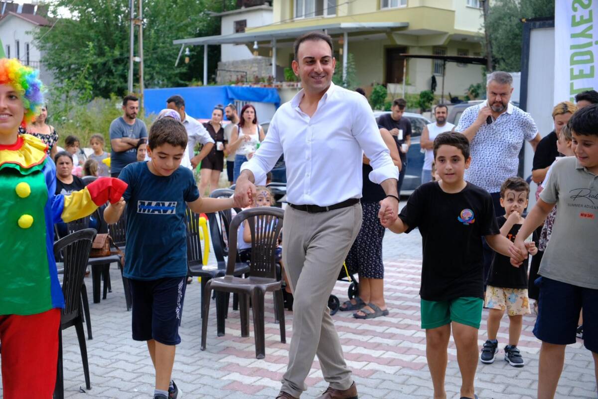 Depremin yaralarını sarmaya çalışan Hatay’ın Defne ilçesinde, Belediye Başkanı Halil