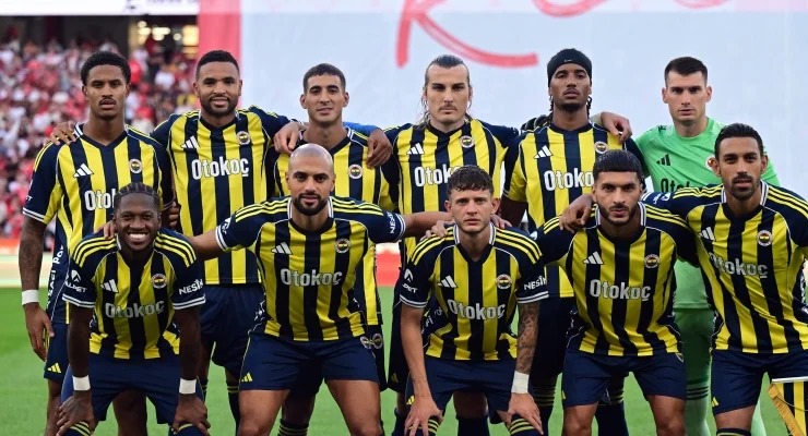 Fenerbahçe, Şampiyonlar Ligi’nde Feyenoord engelini aşarsa, play-off turunda Benfica veya