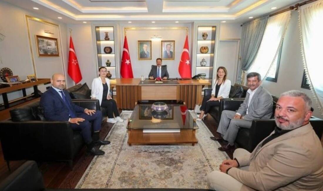 Vali Masatlı Mali Müşavirleri makamında ağırladı Hatay Valisi Mustafa Masatlı, ilin ekonomik direncinde önemli rol oynayan