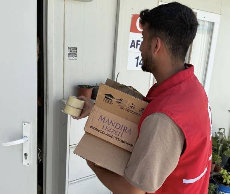 Hatay’da depremin ardından geçici barınma alanlarında yaşam mücadelesi veren vatandaşlara