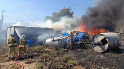 Hatay’ın Antakya ilçesine bağlı Büyükdalyan Mahallesi’nde bir iş yerinin açık