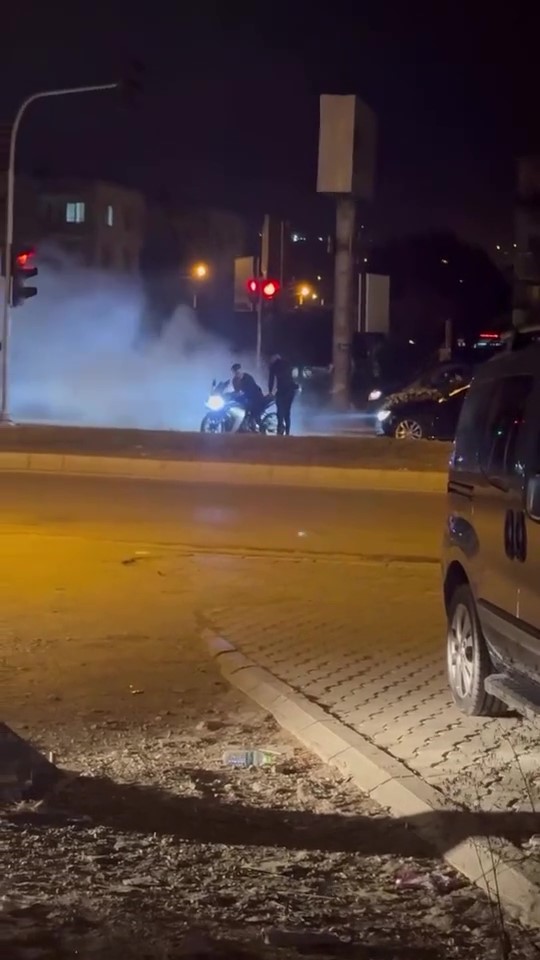 Hatay’ın Arsuz ilçesi Övündük Mahallesi’nde akşam saatlerinde yaşanan bir olay,