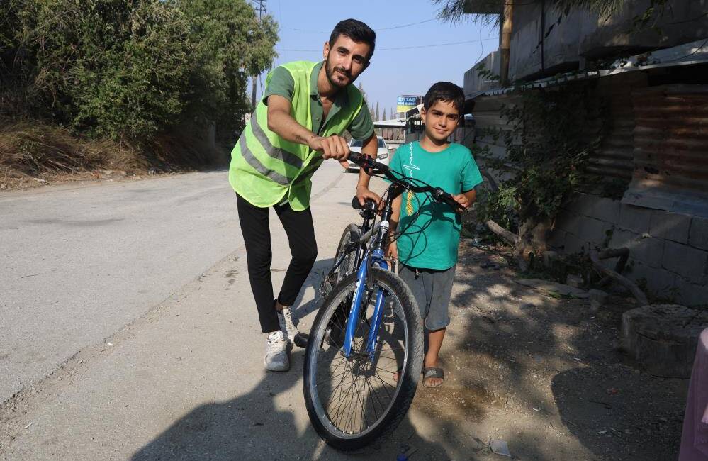 Cesur’un yaz tatili hayali gerçeğe dönüştü Hatay’ın Antakya ilçesi Üçgedik Mahallesi’nde yaşayan 9 yaşındaki Cesur Özkurt,