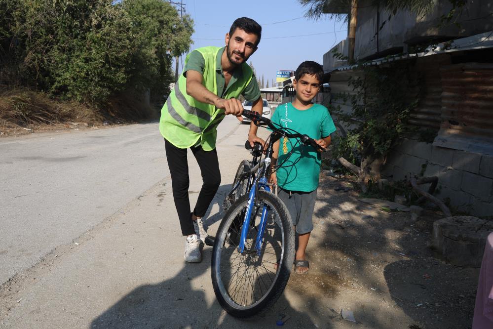 Hatay’ın Antakya ilçesi Üçgedik Mahallesi’nde yaşayan 9 yaşındaki Cesur Özkurt,