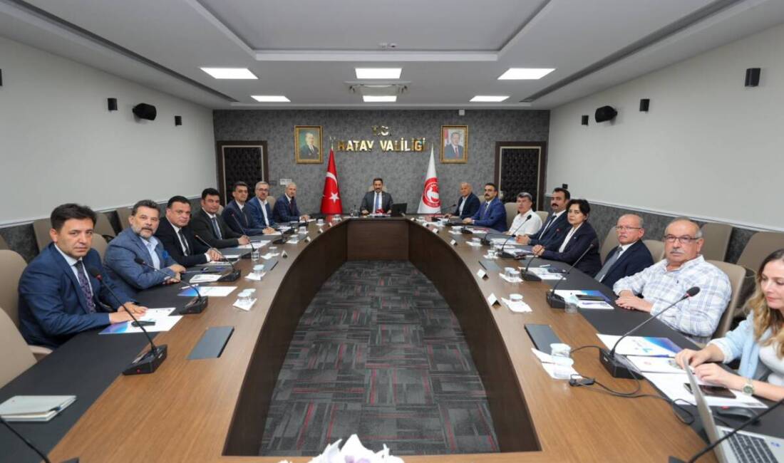 Hatay Valisi Mustafa Masatlı’nın başkanlığında, Vali Yardımcısı, Hatay Mustafa Kemal