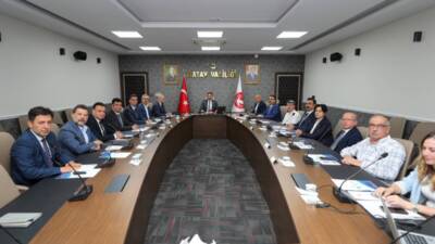 Hatay Valisi Mustafa Masatlı’nın başkanlığında, Vali Yardımcısı, Hatay Mustafa Kemal