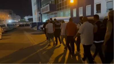 Hatay Emniyet Müdürlüğü ekipleri, İskenderun Savaş Mahallesi’nde ruhsatsız olarak faaliyet