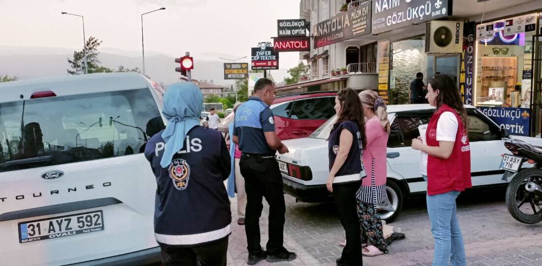 Çocukları Dilenciliğe Alet Edenlere Ceza Yağdı Hatay Büyükşehir Belediyesi (HBB), kent genelinde vatandaşların manevi duygularını istismar
