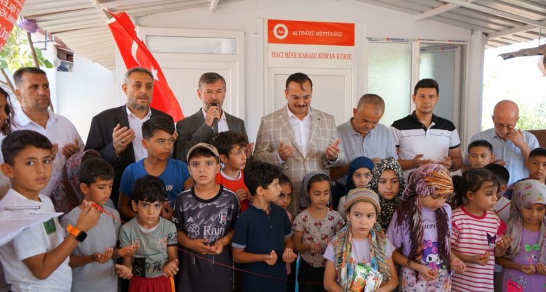 Altınözü TOKİ’de Eğitime Manevi Katkı Altınözü TOKİ Camii bünyesinde inşa edilen ve hayırsever Hacı Mehmet