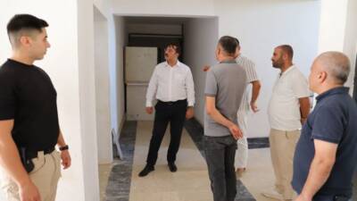 Altınözü Kaymakamı Efecan Şahin, ilçede yapımı süren 2. ve 3.