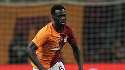 Galatasaray, Kolombiyalı savunma oyuncusu Davinson Sanchez ile maaş zammı karşılığında