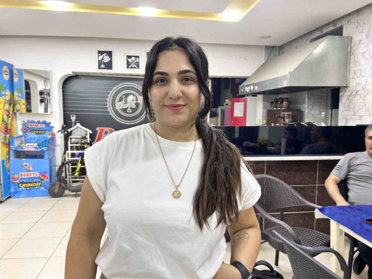 Hatay’da gece saatlerinde yaşanan olayda, iş yerini kapatmak üzere olan