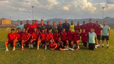 Hatay’ın 2. Lig temsilcisi İskenderunspor, yeni sezon hazırlıklarını sürdürüyor. Turuncu-mavili