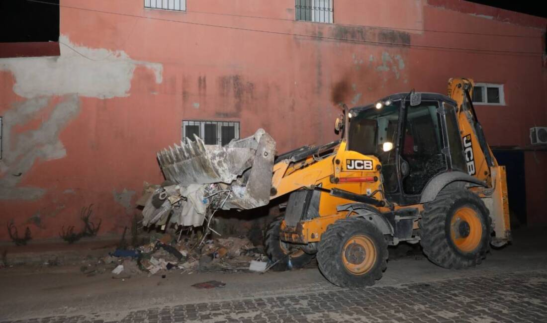 HBB, Antakya Küçük Sanayi Sitesi’nde Çevreyi Koruma Adımı Attı Hatay Büyükşehir Belediyesi (HBB), “Temiz Çevre, Sağlıklı Toplum” anlayışıyla şehrin