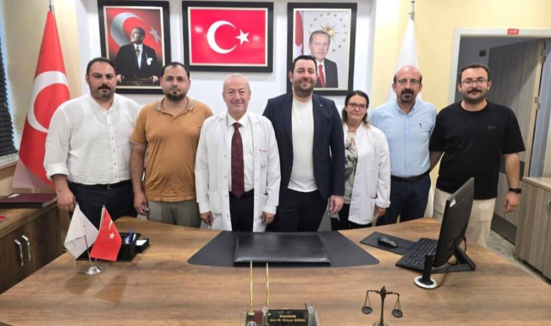 Samandağ Devlet Hastanesi Başhekimi Uzm. Dr. Züheyr Günal’ın makam odası,