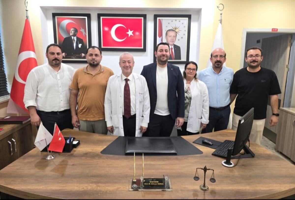 Samandağ Devlet Hastanesi Başhekimi Uzm. Dr. Züheyr Günal’ın makam odası,