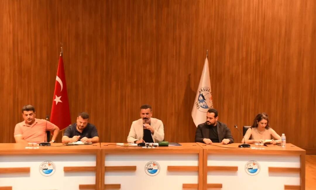 Arsuz Belediye Başkanı Sami Üstün, İmar ve Şehircilik Müdürlüğü’nün mevcut