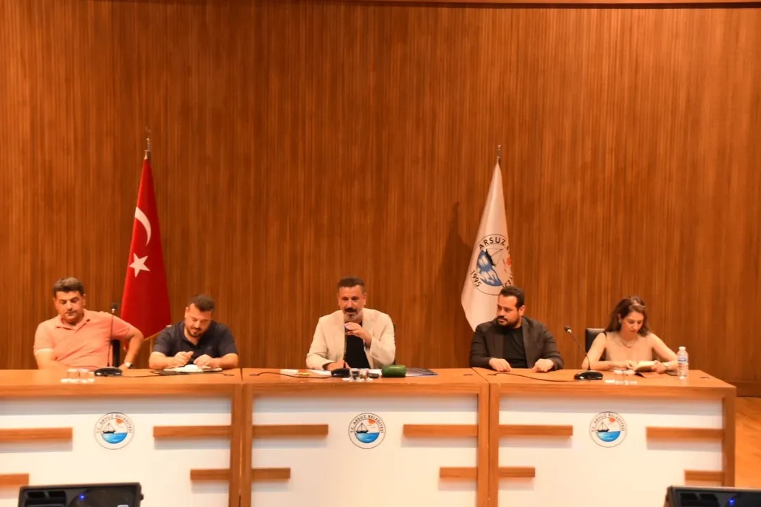 Arsuz Belediye Başkanı Sami Üstün, İmar ve Şehircilik Müdürlüğü’nün mevcut