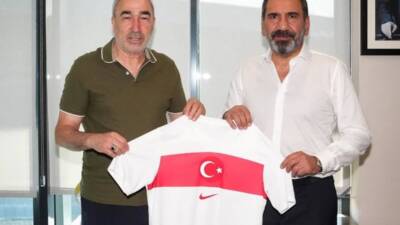 Türk futbolunun önemli isimlerinden, Beşiktaş efsanesi ve Hatay-İskenderunlu Samet Aybaba,