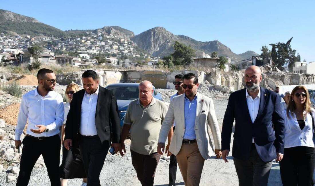 CHP’li Vekiller Açıkel ve Karakoz Hatay’da CHP Genel merkezi, İstanbul milletvekili Fethi Açıkel ile Aydın milletvekili